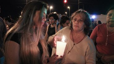 Las fotos del multitudinario Vía Crucis en barrio Rucci.