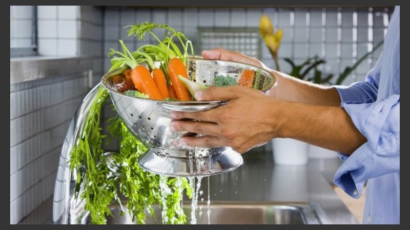 Los alimentos insalubres están relacionados con la muerte de unos 2 millones de personas al año, en su mayoría niños.