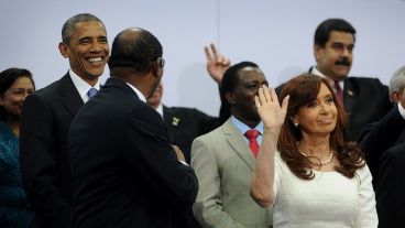 Foto de mandatarios: Cristina saluda, atrás están Obama y Maduro.