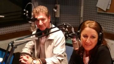 Ghirardi y Fein en los estudios de Radio 2 a una semana de las Paso.