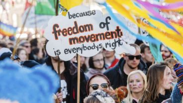 Un cartel en la protesta: "Porque la libertad de movimiento es derecho de todos"