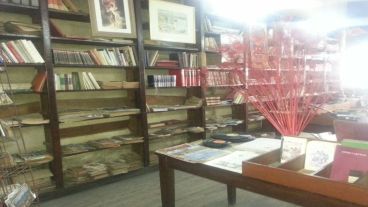 Más de cien años de historia entre libros.