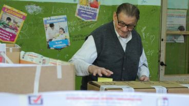 Las fotos de los votantes en las elecciones de Rosario.