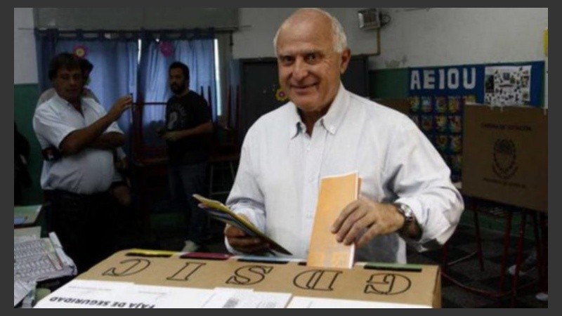 Lifschitz muy cerca de Bonfatti para lo que viene.