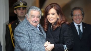 Mujica: "Cristina Kirchner no es maravillosa ni una bruja, pero a su manera quiere al pueblo argentino".