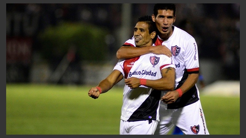 Cáceres abraza a Figueroa.