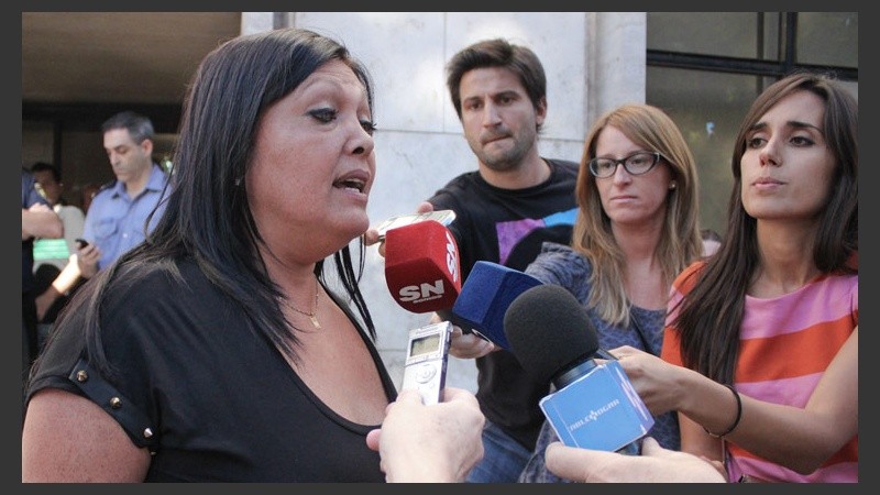 16:40. Fabiana habló con los medios y aseguró: 