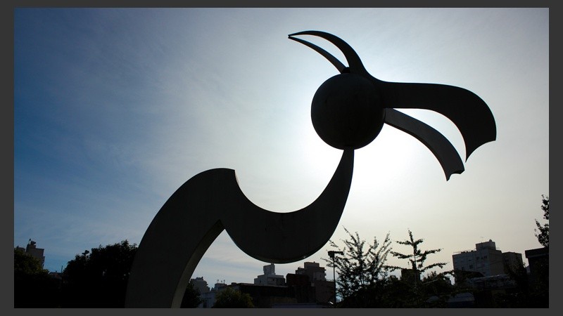 Una vista del cielo rosarino este viernes por la mañana desde plaza Libertad.
