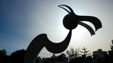 Una vista del cielo rosarino este viernes por la mañana desde plaza Libertad.