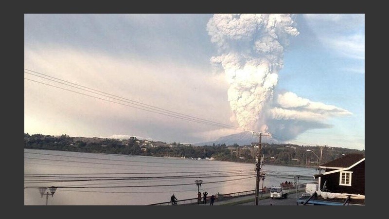 Ya hay unos 5 mil evacuados por las erupciones volcánicas.