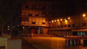 La Plaza Montenegro, una de las zonas señaladas como peligrosas, durante la noche.