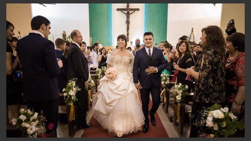 Mariana y Marcos se casaron en la iglesia San Luis Gonzaga.