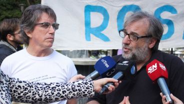 Eduardo Delmonte, líder de la CCC, y Gustavo Terés, hablando con la prensa rosarina.