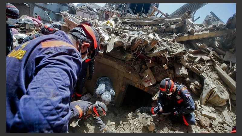 La cantidad de muertos en Nepal aumenta con el correr de los días.