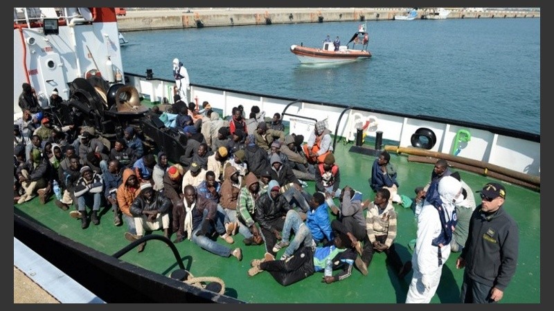 Un número indeterminado de inmigrantes alcanzó las costas de Lampedusa o Sicilia por sus propios medios.