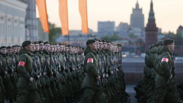 Soldados rusos en el ensayo general en Moscú.
