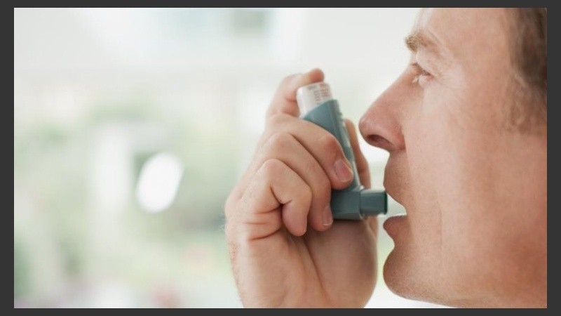 Según los datos obtenidos, los ataques de asma se dan con mayor frecuencia en invierno (55%) y en primavera (48,8%).