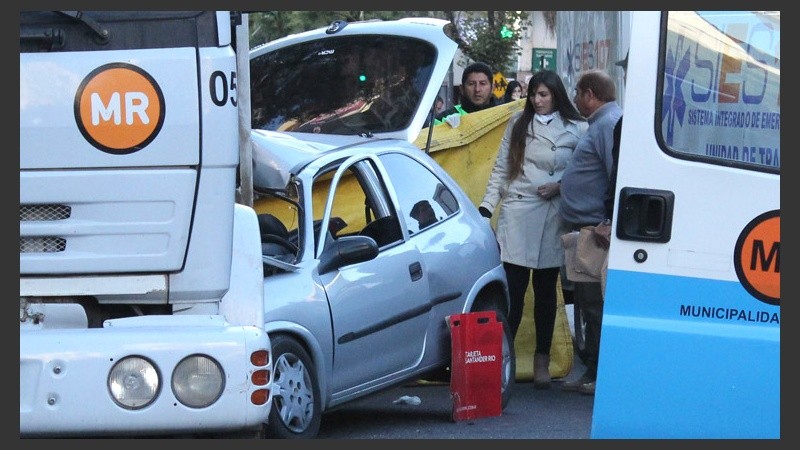 La fiscal Mariana Prunotto inspeccionó la escena.