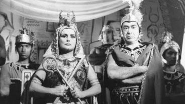 A las 17.30, homenaje a Niní Marshall con la cinta “Cleopatra era Cándida” (1964), de Julio Saraceni. Presenta Andrea Fiorino. En La Comedia, Mitre y Ricardone.