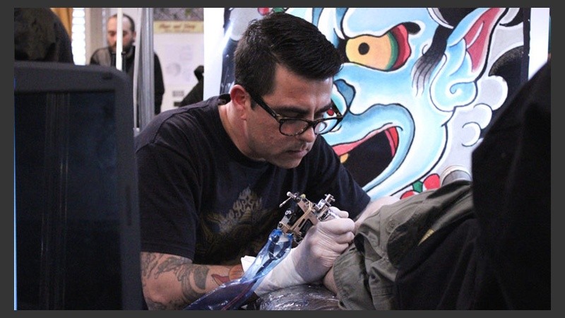 Concentración máxima. Hay tatuadores nacionales e internacionales.