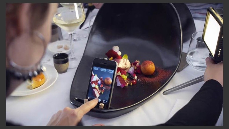 ¡Re top! Un restaurante ofrece platos exclusivos para sacarle fotos a las comidas con el celular.