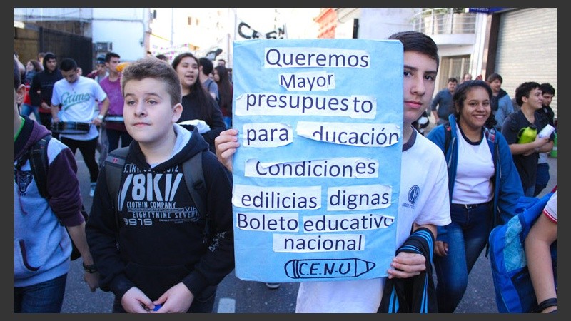 Mejoras edilicias y mayor presupuesto para Educación, el reclamo principal de los jóvenes.