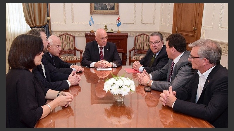 Bonfatti encabezó la reunión en la sede de Gobierno de Rosario.