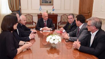 Bonfatti encabezó la reunión en la sede de Gobierno de Rosario.