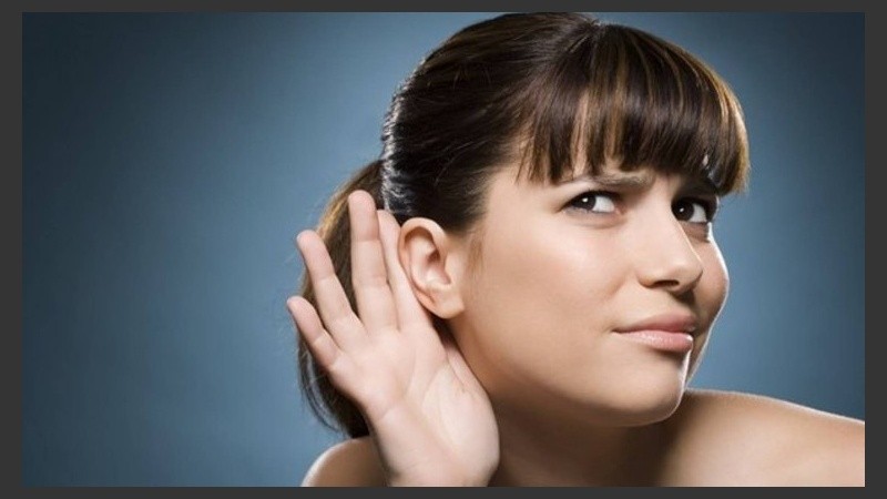 Se ajusta a la cavidad auditiva donde sustituye tímpano y cadena de huesecillos.