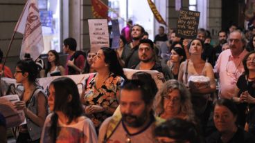 Diferentes organizaciones sociales marcharon por las calles del centro el pasado viernes por la noche.