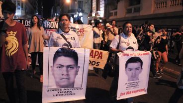 Los familiares de los estudiantes desaparecidos de Ayotzinapa estuvieron estos días en Rosario para difundir el caso.