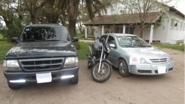 Además del Astra, secuestraron una camioneta y una moto; y estaban atrás de un Fiat Palio.