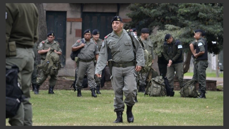 Imágenes del solicitado regreso de los gendarmes a Rosario. 