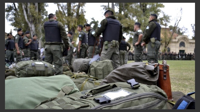Imágenes del solicitado regreso de los gendarmes a Rosario. 