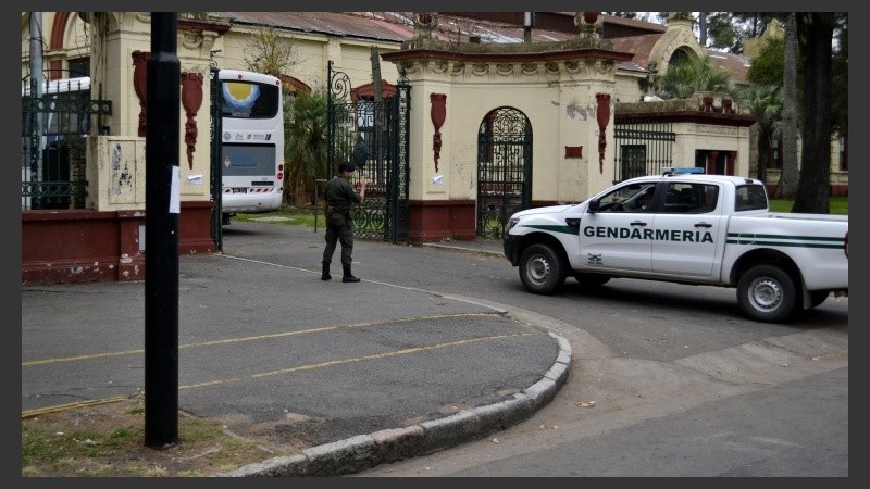 Imágenes del solicitado regreso de los gendarmes a Rosario. 