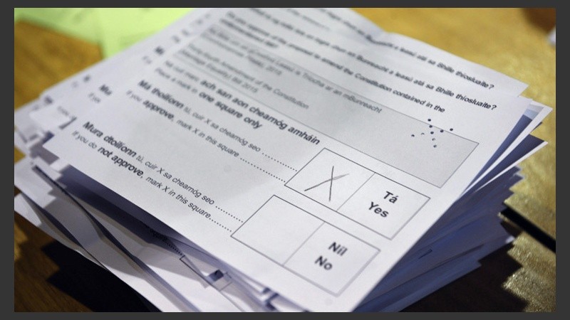 La asistencia a las urnas fue del 60,52 % (alrededor de 3,2 millones de personas) y el 62,07 % votó por el sí.