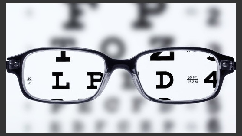 Fumar tiene relación directa con la Degeneración Macular Asociada a la Edad. 