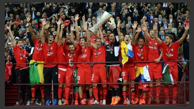 El equipo español y otro festejo en el segundo certamen de clubes de Europa.