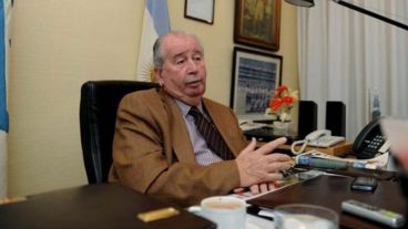 Grondona quiso evitar el descenso de Independiente con incentivos a Colón.