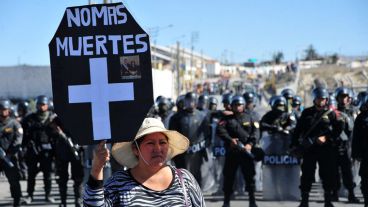 Marcha y protesta en Perú contra un proyecto minero de origen mexicano.