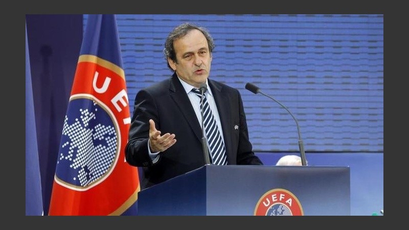 Platini llamó a votar contra Blatter en las elecciones en la FIFA.