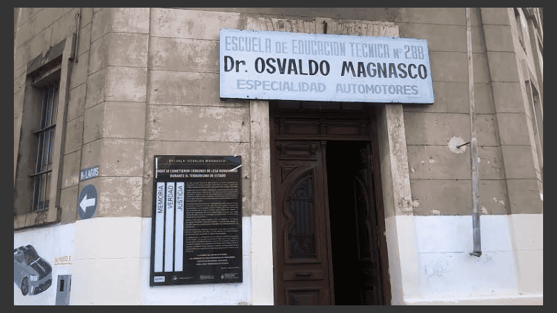 La escuela se ubica en Ovidio Lagos y Zeballos.