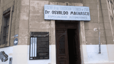 La escuela se ubica en Ovidio Lagos y Zeballos.