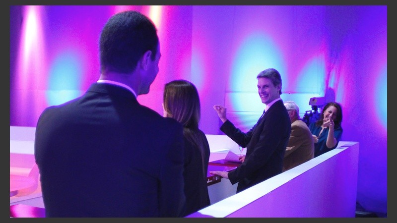 Chicanas entre los candidatos cuando las cámaras se apagaban.