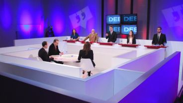 La escenografía preparada para el histórico debate.