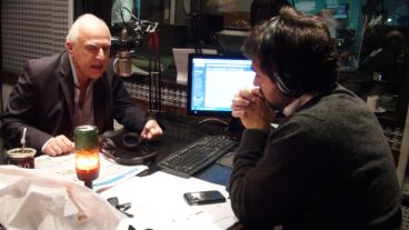 Lifschitz se desmarcó de su tocayó macrista con su experiencia en gestión.