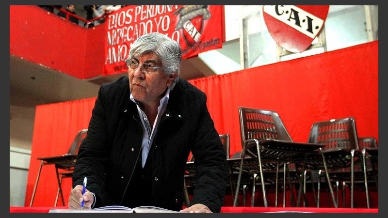 Moyano preside Independiente.