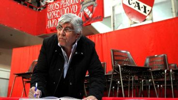 Moyano preside Independiente.