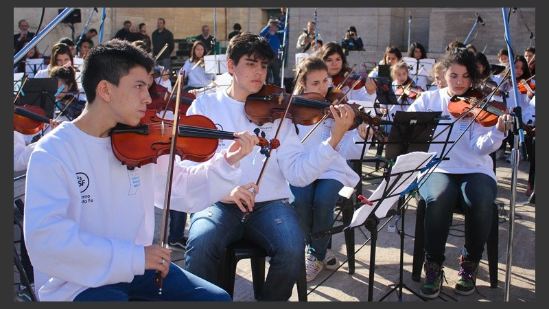 La orquesta provincial juvenil interpretó la canción 