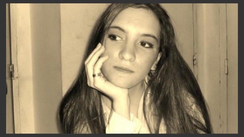 El cadáver de Ángeles fue encontrado el 11 de junio de 2013 en un basural de José León Suárez. 